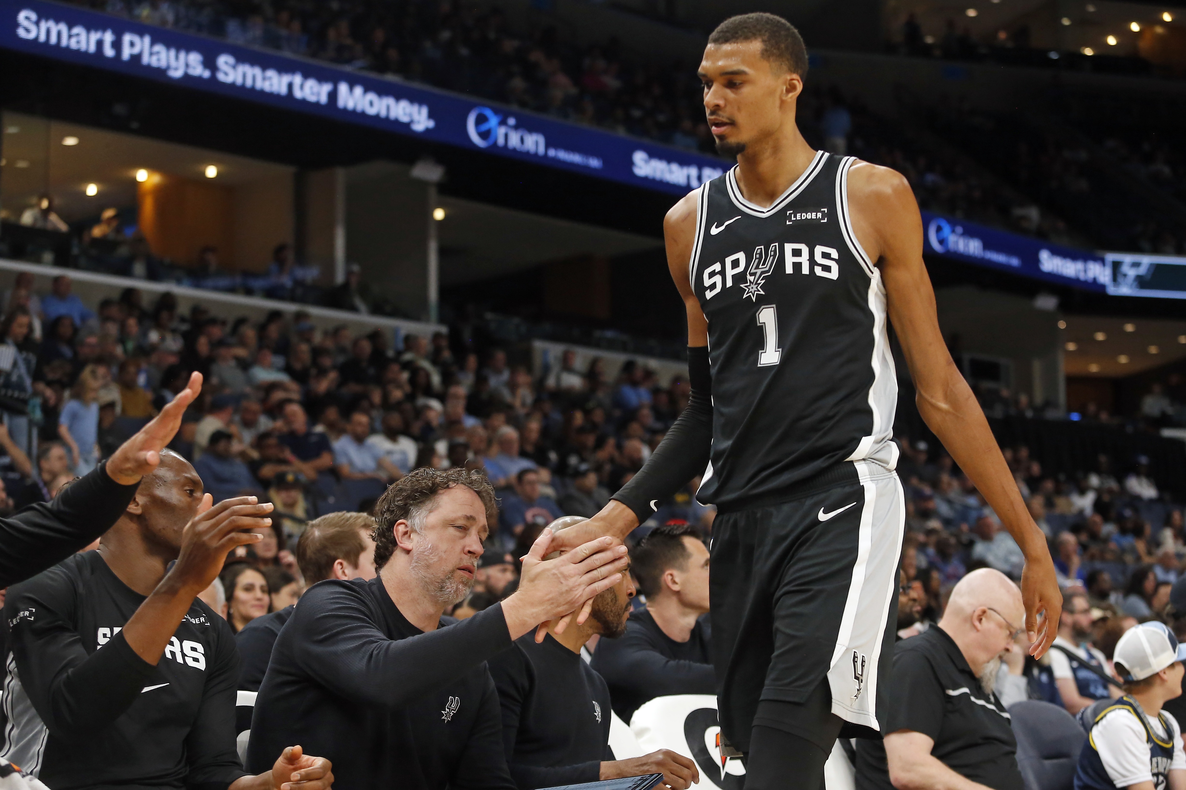 b体育官方入口-追梦：文班想要从SGA手里抢走MVP 还需要几场标志性的表现